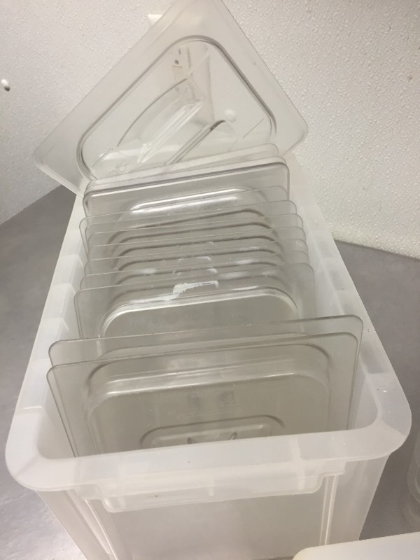 lot 110 image: 16 Food Storage Containers & Covers