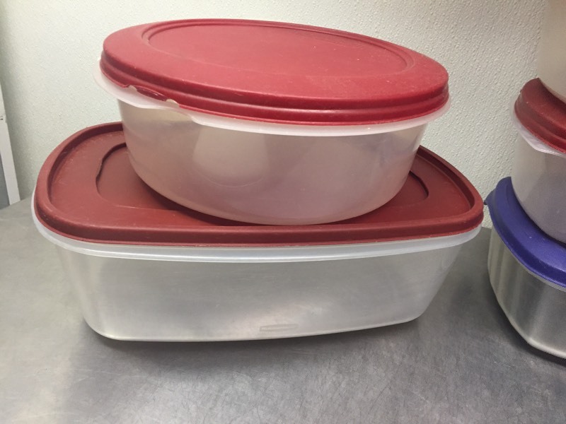 lot 115 image: Rubbermaid Food Storage Containers