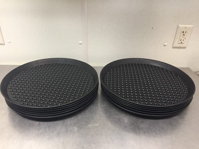 lot 119 image: 15 Pizza Serving Trays