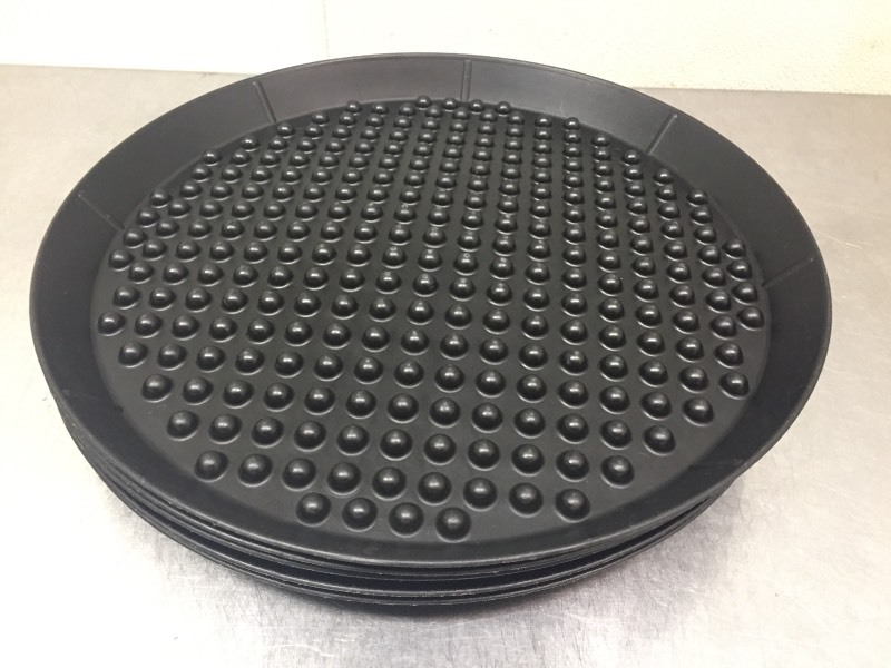 lot 118 image: 13 Pizza Serving Trays