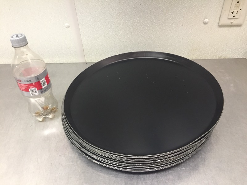 lot 137 image: 12 - 15 Pizza Pans