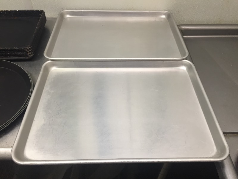 lot 144 image: Pizza Pans & Baking Pans