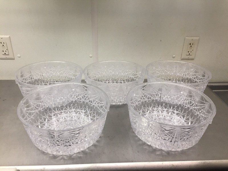 lot 164 image: 5 Serving Bowls