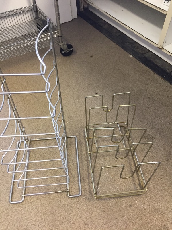 lot 175 image: Pizza Pan Racks