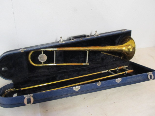 lot 154 image: Vintage KING Trombone wCase