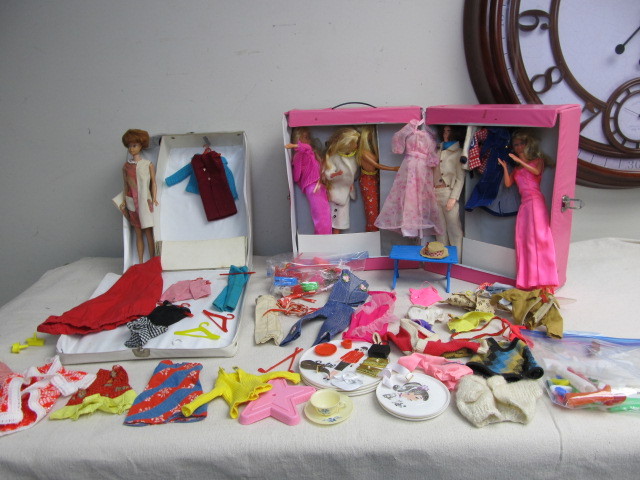 lot 157 image: 2 Cases FULL of Vintage 60s-70s Barbies & Accessories