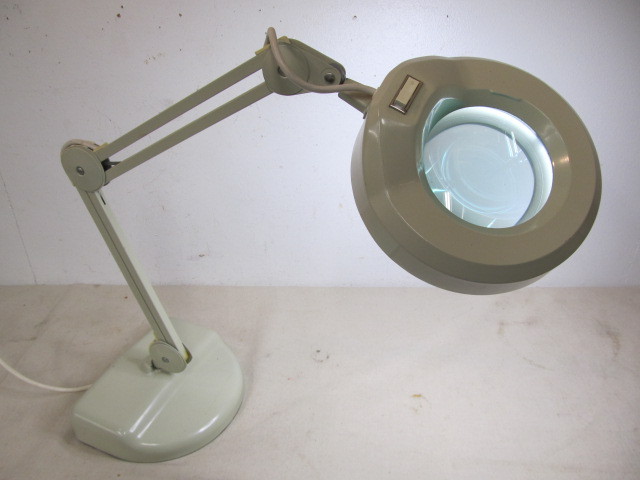 working Vintage LUXO Magnifier Lamp 