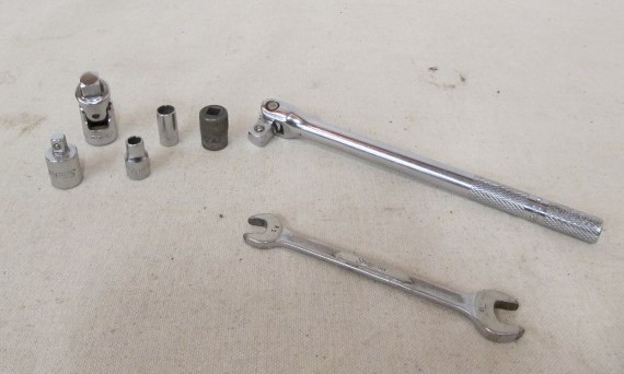 lot 42 image: Group of Assorted Vintage SNAP-ON Sockets Wrenches etc