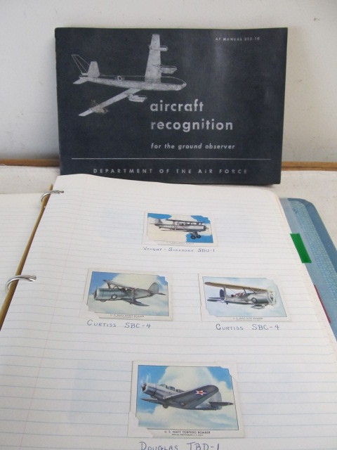 lot 63 image: Binder of Orig Vintage WINGS Cigarette Airplane Trading Cards & Book