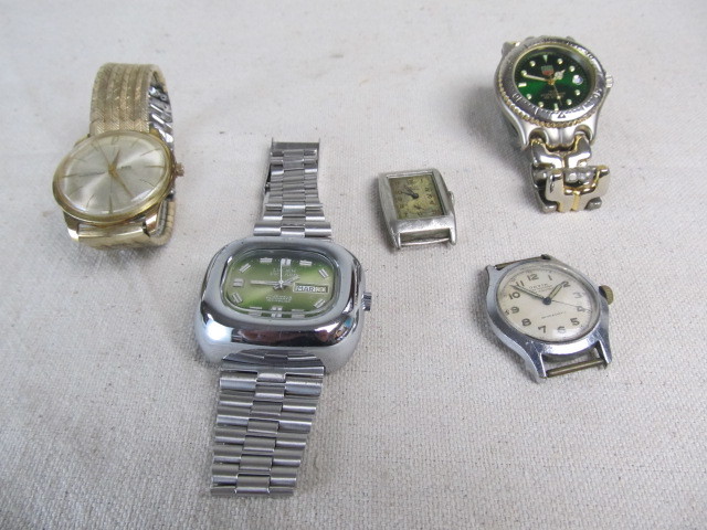 lot 68 image: Lot of Vintage etc Mens Watches & Parts