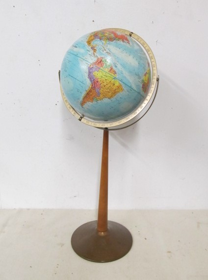 lot 72 image: Large Orig Mid Century 31 World Globe wStand