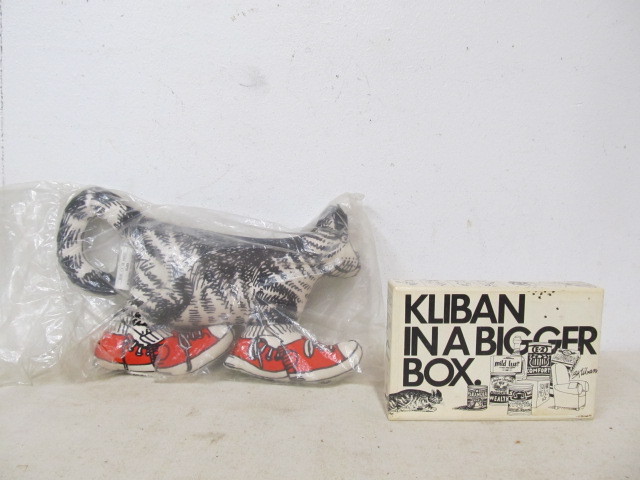 lot 77 image: Vintage KLIBAN Plush Cat & Book Set