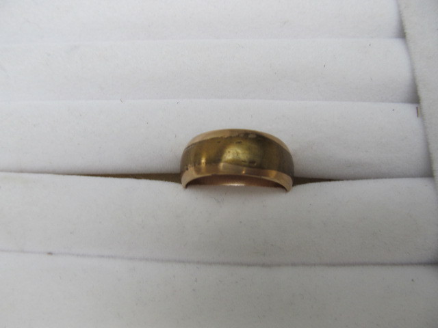 lot 187 image: Antique Signed 14K Solid Gold Wedding Band - Size 8
