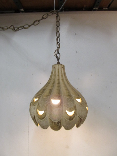 lot 85 image: Vintage Mid Century Hanging Ceramic Pendant Lamp