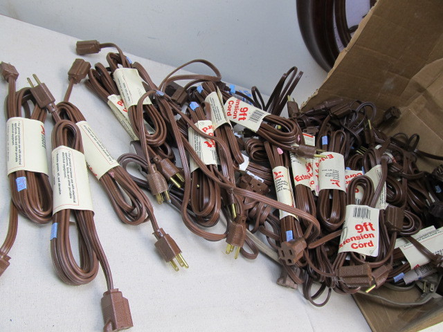 lot 125 image: Huge Lot of NEW Extension Cords