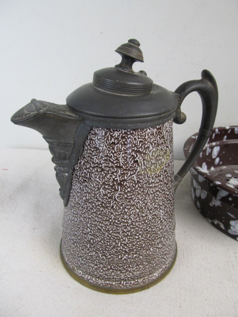 lot 211 image: Antique Granite Ware & Enameled Pot