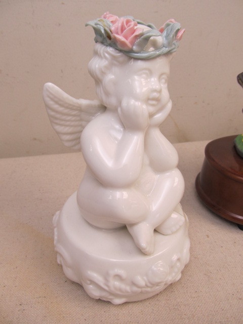 lot 122 image: Group of Musical Figurines