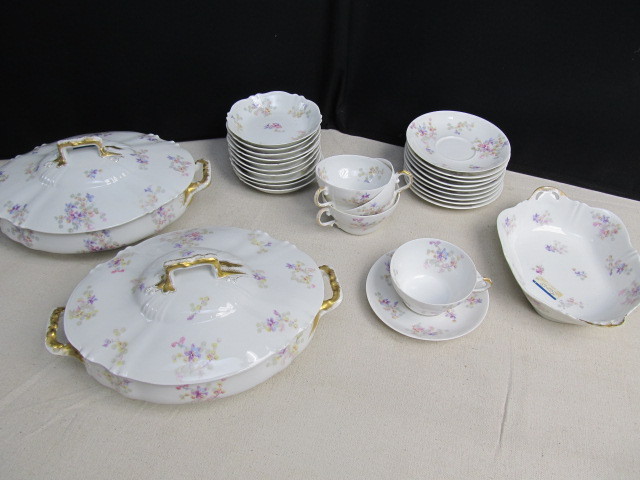 lot 215 image: Antique HAVILAND LIMOGES China