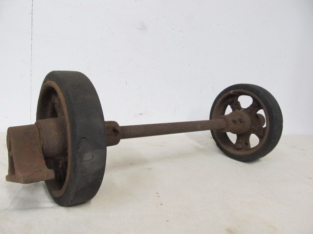 lot 195 image: Antique Industrial NUTTING Cart Axle 