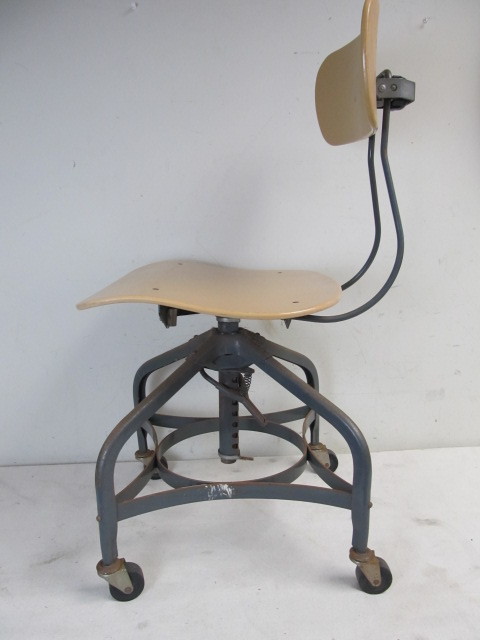 lot 4 image: Vintage Signed TOLEDO Industrial Shop Stool