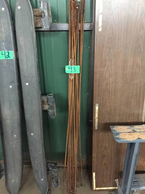 lot 43 image: Fifteen pcs 38 threaded rod
