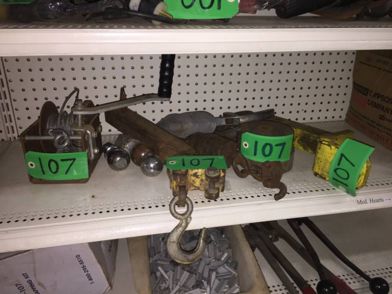 lot 107 image: Misc auto related items
