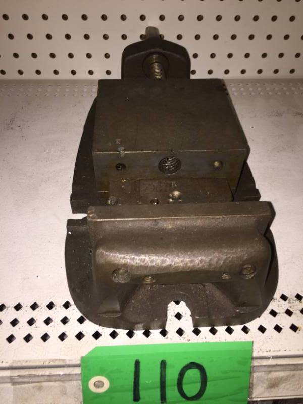 lot 110 image: Machinist Vice
