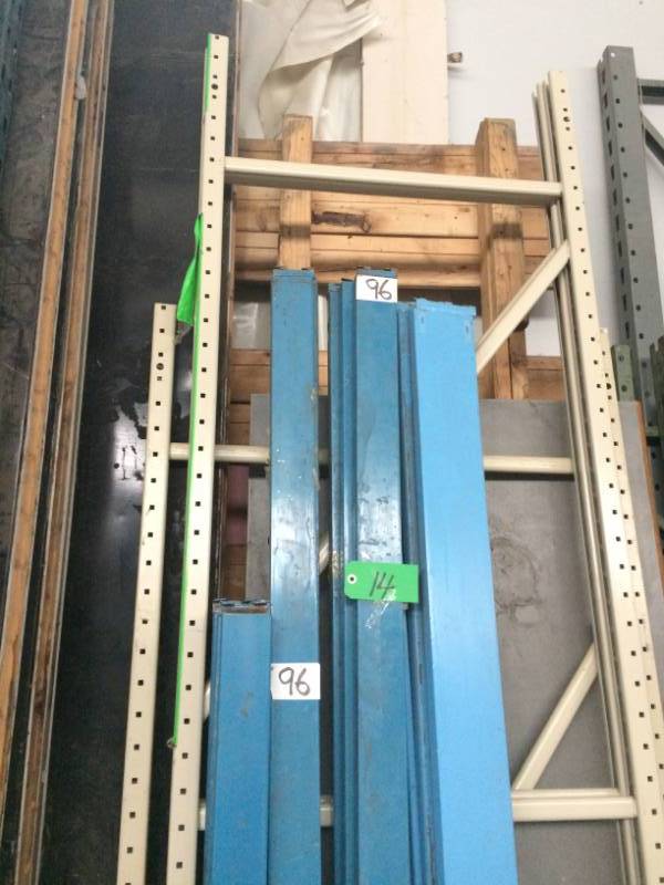 lot 14 image: Lozier Bulk Rack