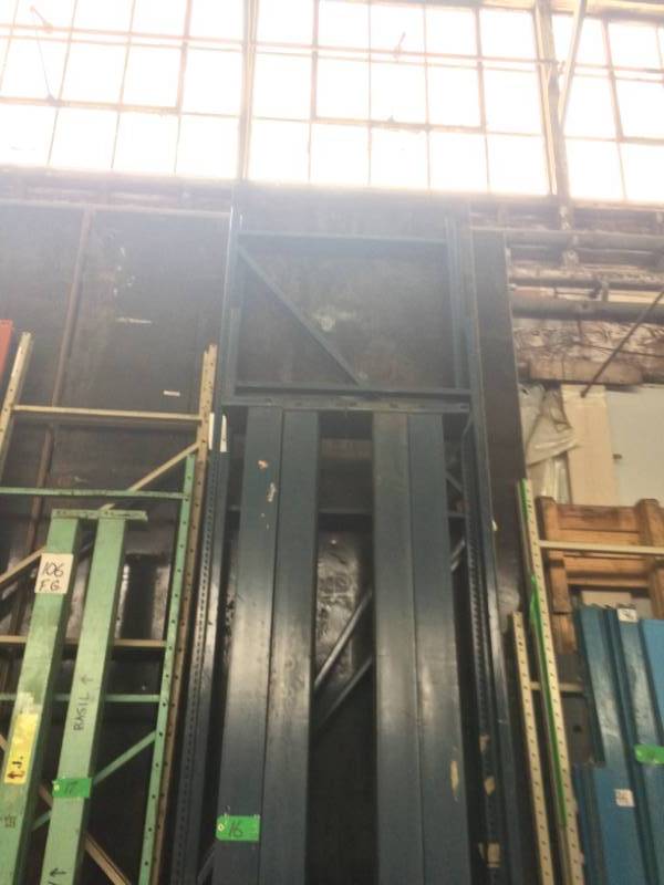 lot 16 image: T-Bolt Pallet Rack