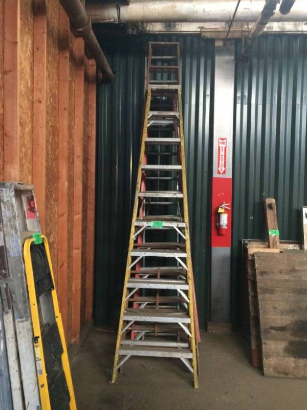lot 38 image: Four Ladders
