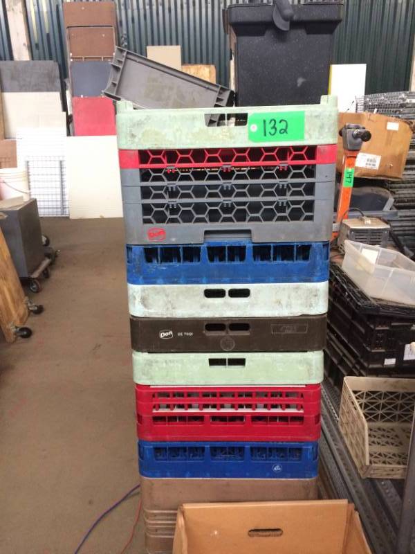 lot 132 image: Various sizes and colors bins