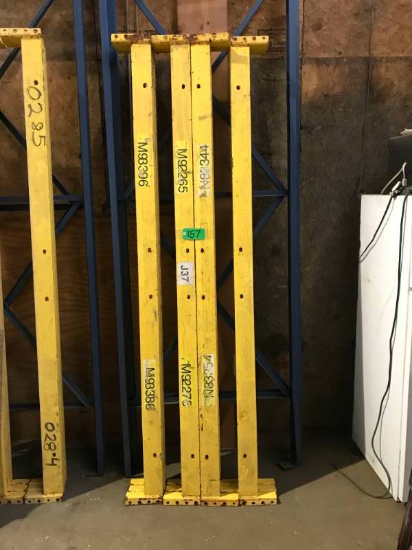 lot 157 image: Structural Pallet Rack - Blue