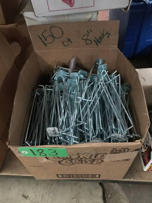 lot 183 image: 8 Peg Hooks
