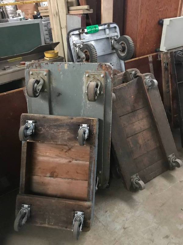 lot 218 image: Six 4-wheel flat dollies