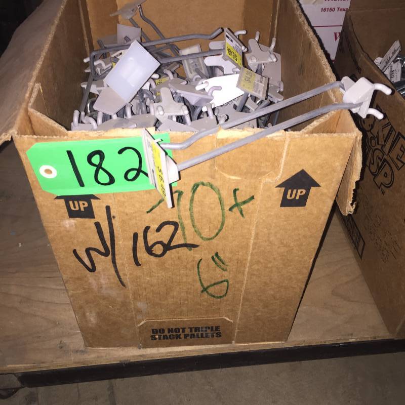 lot 182 image: 6 Peg Hooks