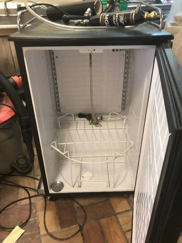 Danby, Mod #DKC445BL, single tap beer cooler, 115 volts, 1.3 amps, compete with regulator