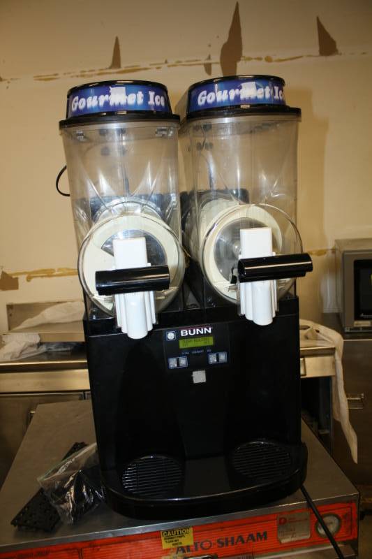 Bunn Ultra-2 HP High Performance Slushy  Granita Frozen Drink Machine w 2 Hoppers Black 120V