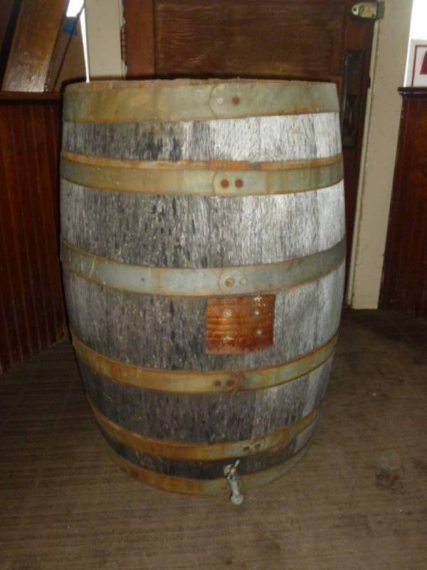 lot 4 image: Vintage Whiskey Barrel