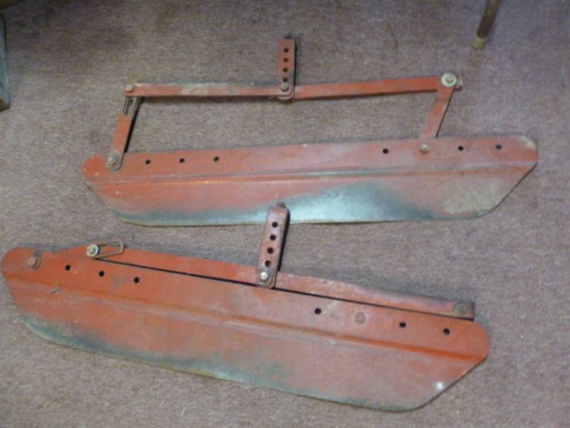 lot 12 image: Vintage Implement Parts