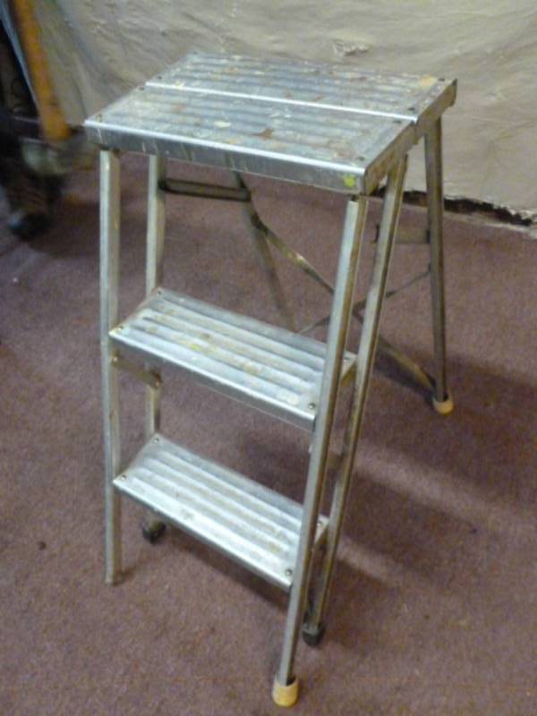 lot 18 image: Step Stool