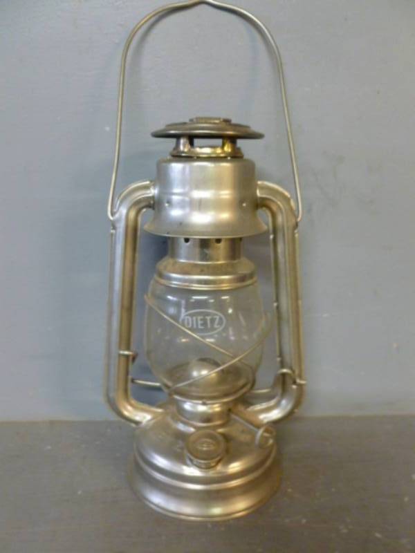 lot 47 image: Dietz Barn Lantern