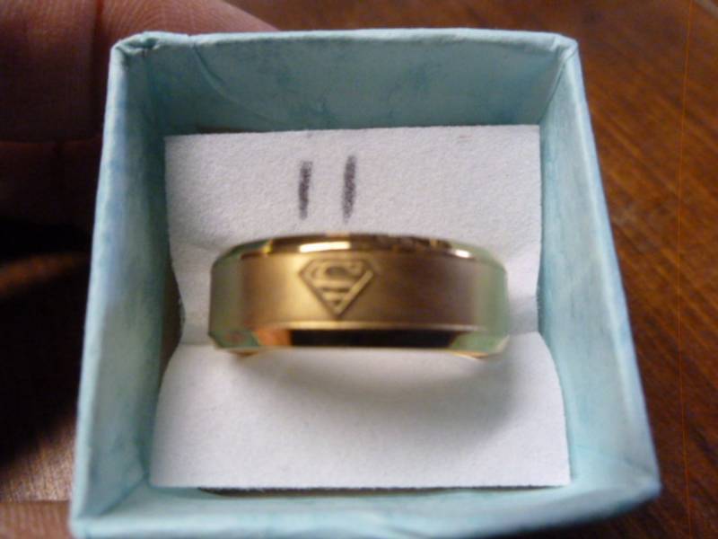 lot 56 image: Mens Ring