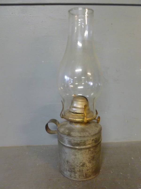 lot 59 image: Vintage Oil Lamp