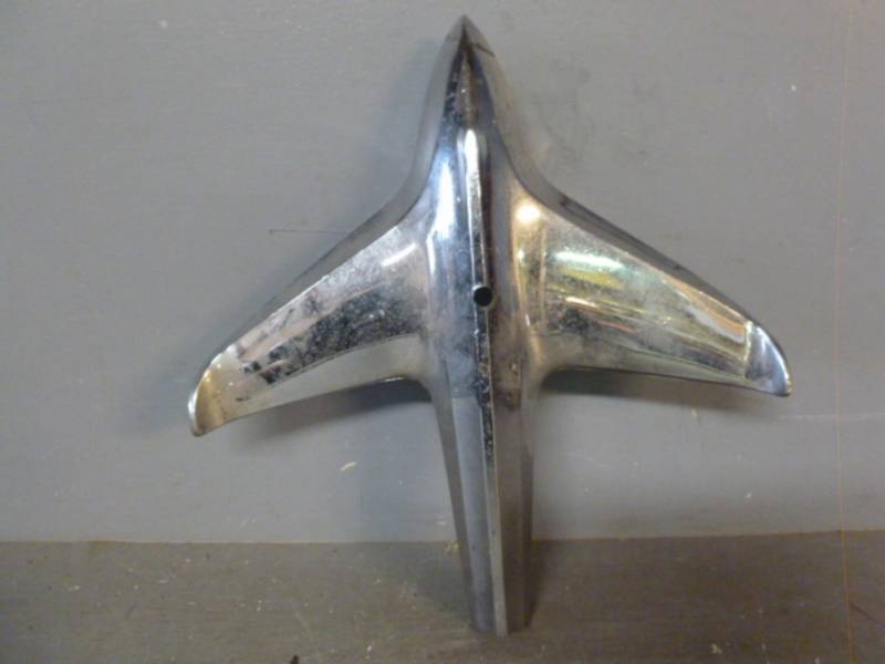 lot 71 image: Vintage Car Ornament