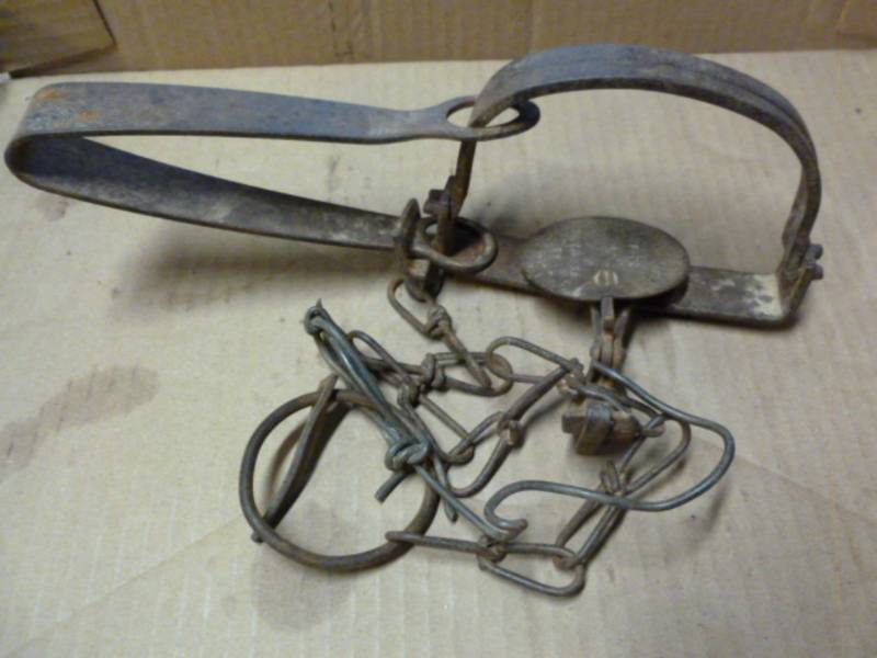 lot 82 image: Vintage Trap