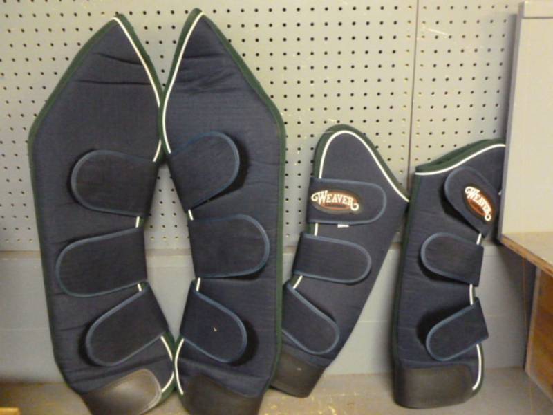 lot 85 image: Horse Leg Pad Set