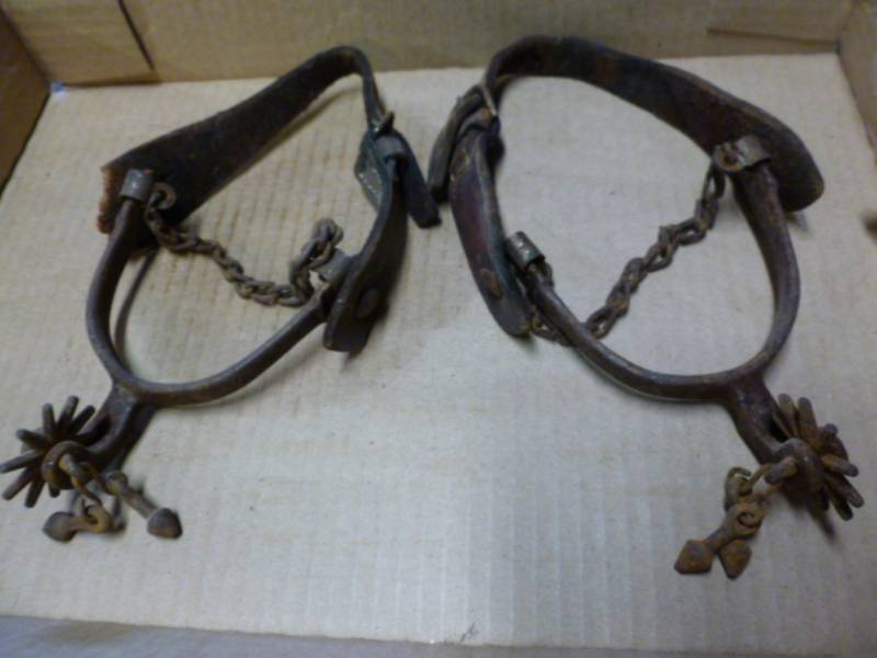 lot 88 image: Vintage Spurs