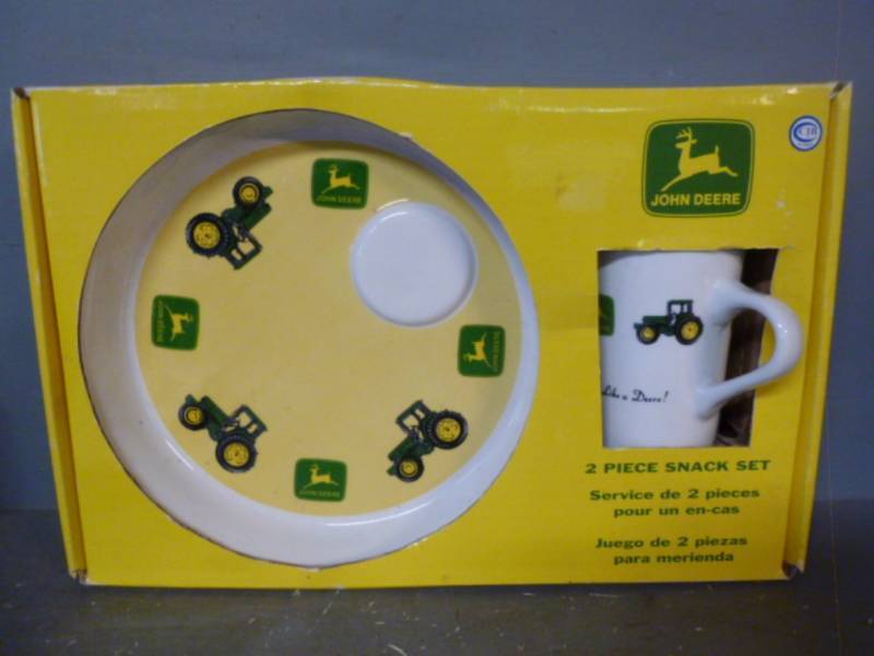 lot 110 image: John Deere Collectible
