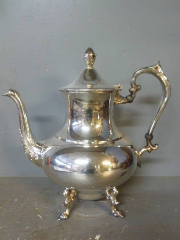 lot 111 image: Vintage Tea Pot