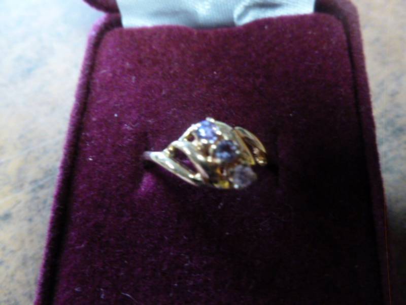 lot 130 image: Ladies Ring